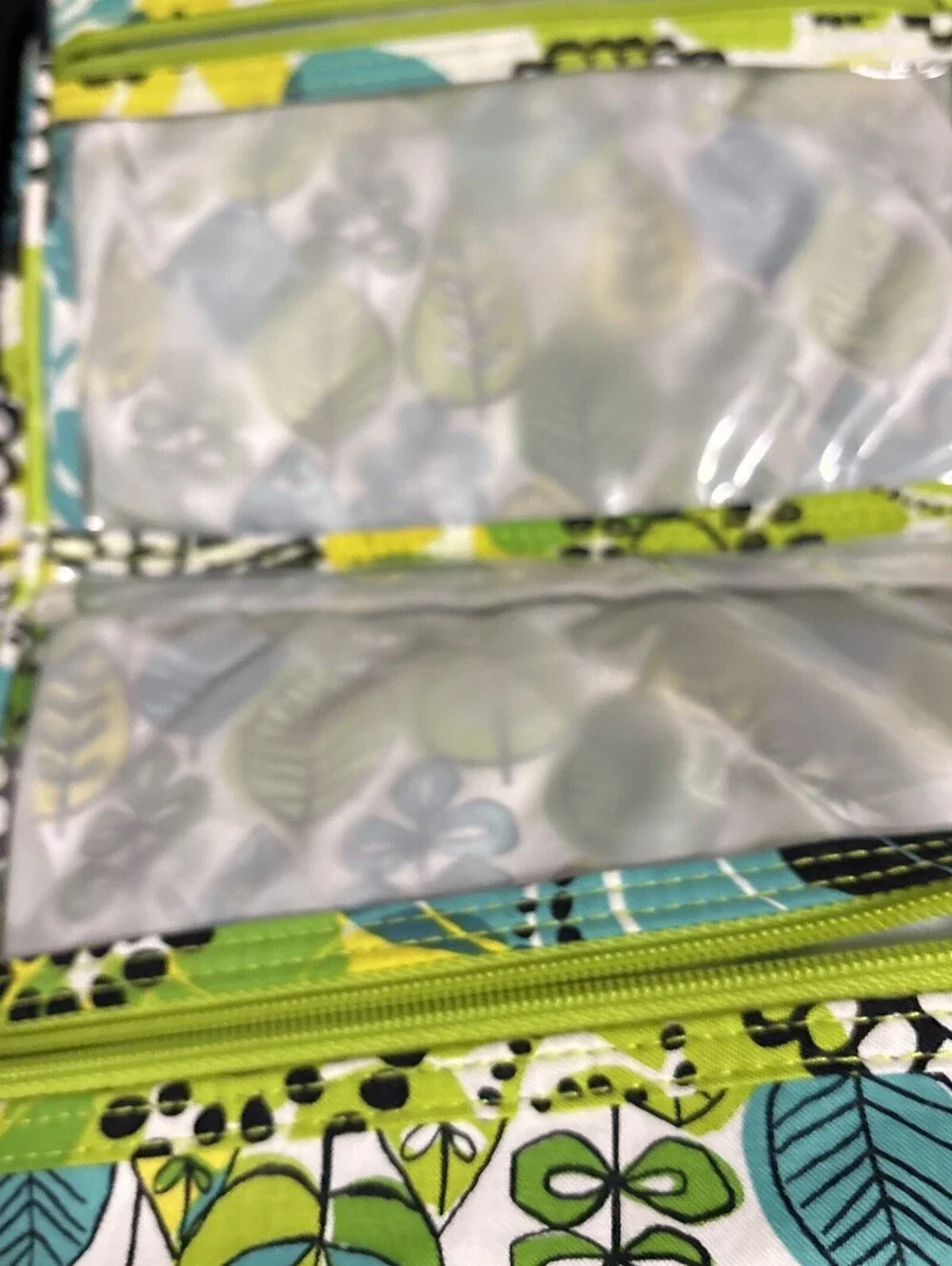 Vera Bradley Hanging Travel Organizer Lime’s Up Toiletry Bag & Makeup Case Flora